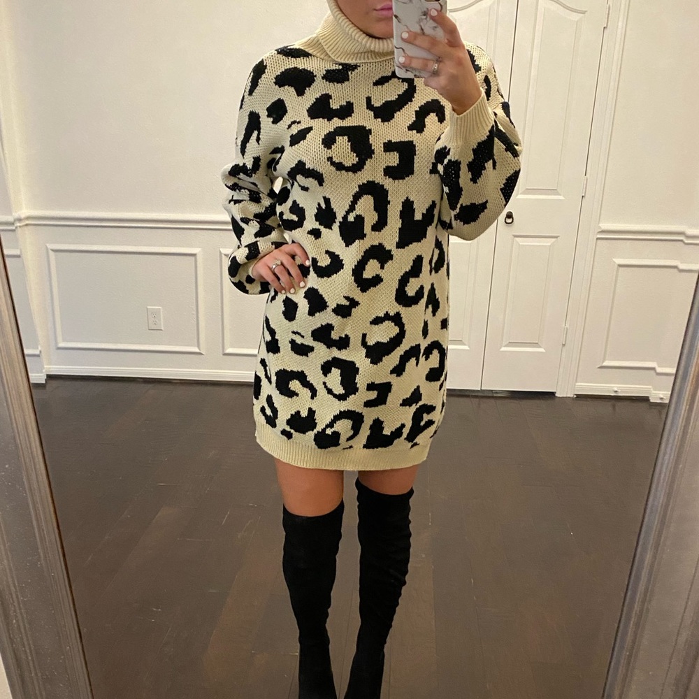 Leopard sweater dress !